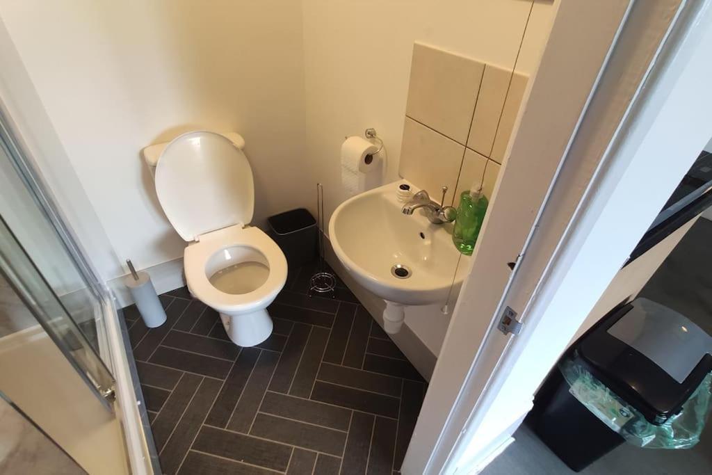 1 Bedroom Studio In A Supurb Area Of Cardiff Buitenkant foto