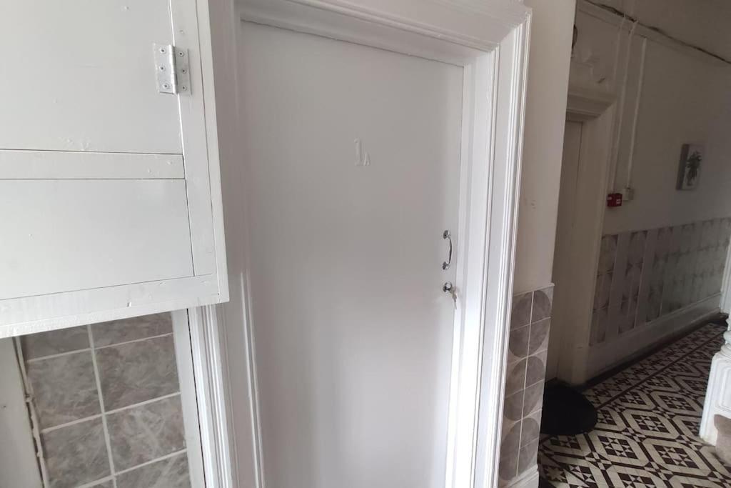 1 Bedroom Studio In A Supurb Area Of Cardiff Buitenkant foto